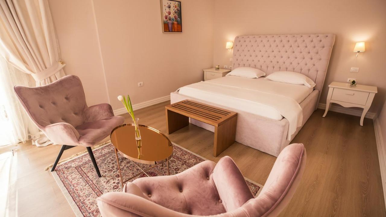 Royal Hill Hotel Vorë Exteriör bild